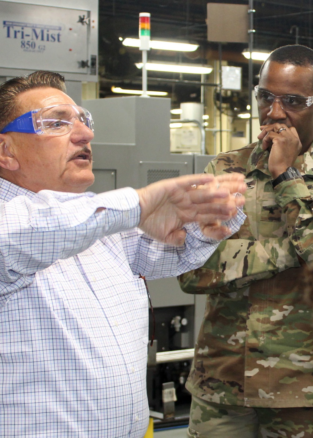 Troop Support Commander visits local Hardware vendor to gain insight, strengthen partnership