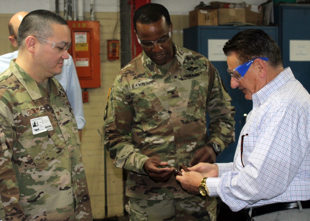 Troop Support Commander visits local Hardware vendor to gain insight, strengthen partnership