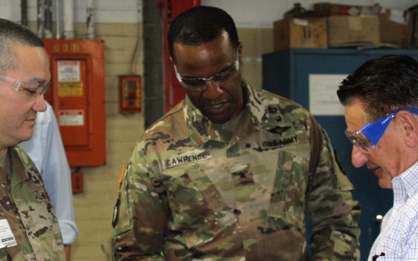 Troop Support Commander visits local Hardware vendor to gain insight, strengthen partnership