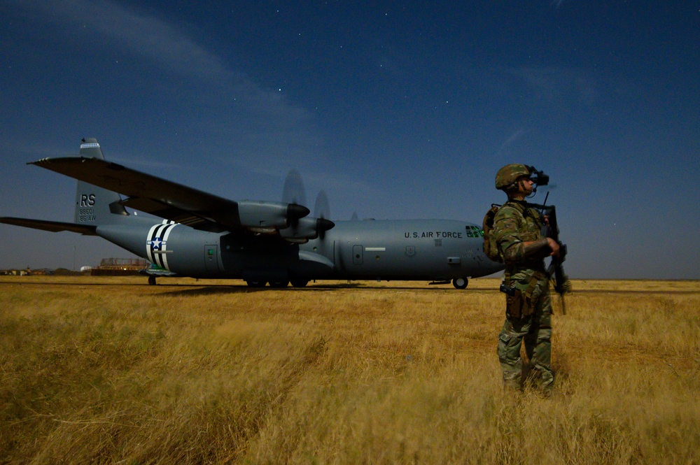 75th EAS delivers supplies to outpost in Somalia