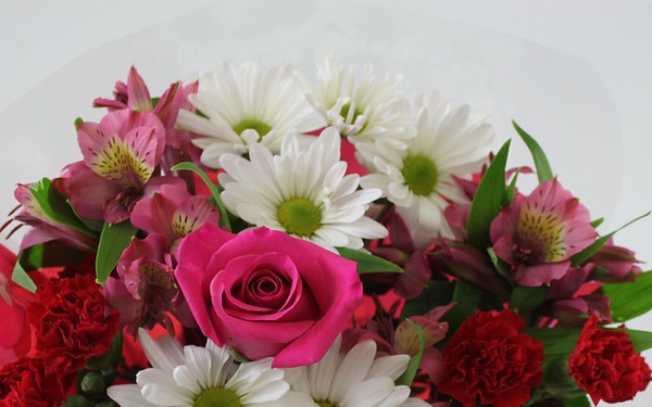 Fresh Flowers for Valentine's Day at Exchange and Express Locations