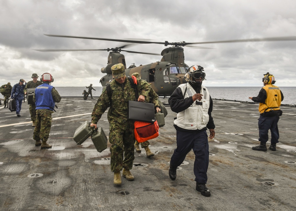 USS Germantown (LSD 42) flight operations with Japan Ground Self-Defense Force