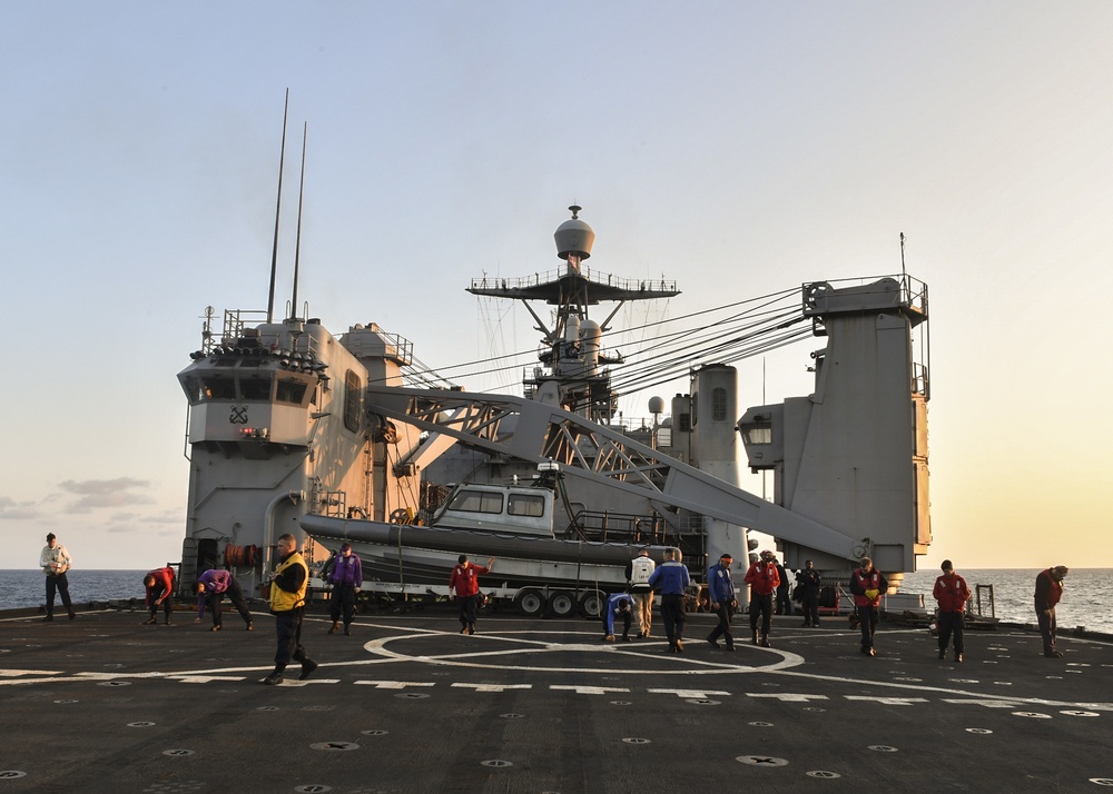 USS Germantown (LSD 42) visit, board, search and seizure training