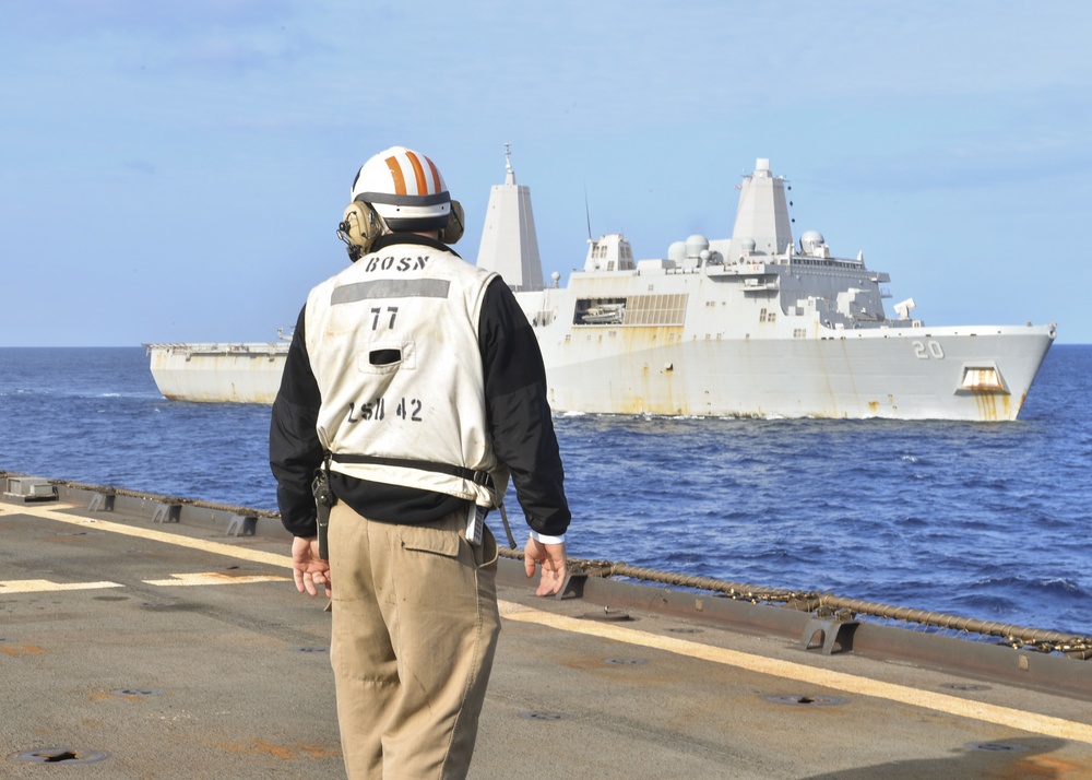USS Germantown (LSD 42) visit, board, search and seizure training
