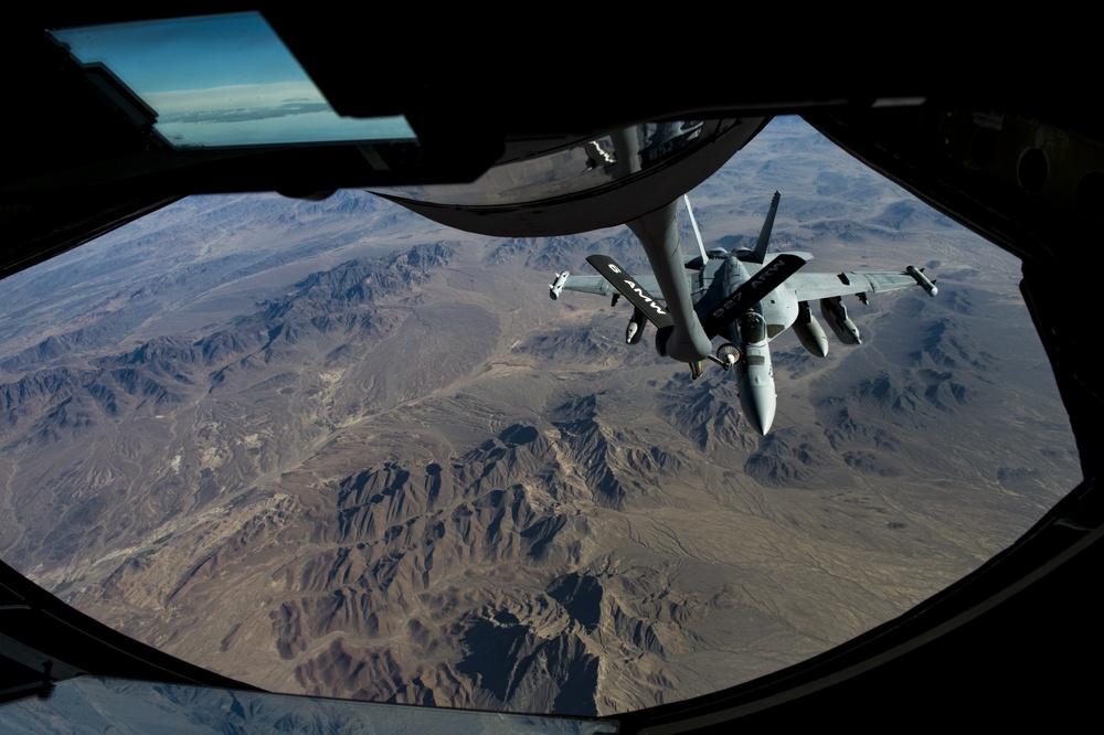 Dvids Images Th Ears Refuels U S Navy Fighters Throughout