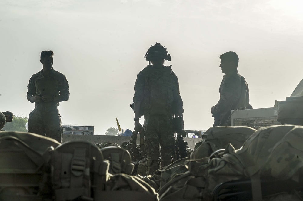 101st Airborne provide security in Kenya