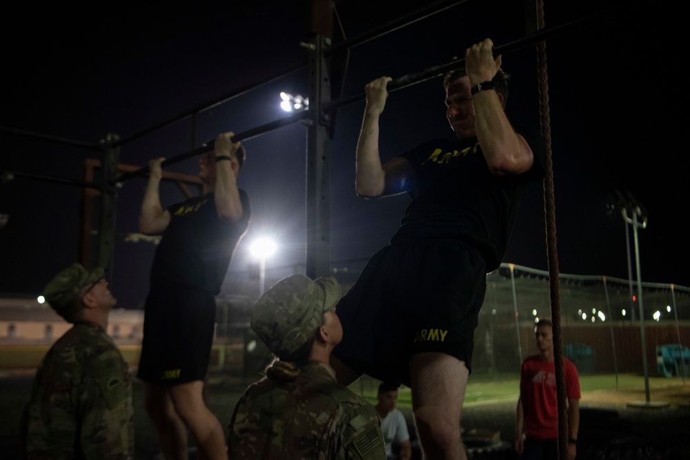 Army Soldiers fight for spot in French Desert Commando Course