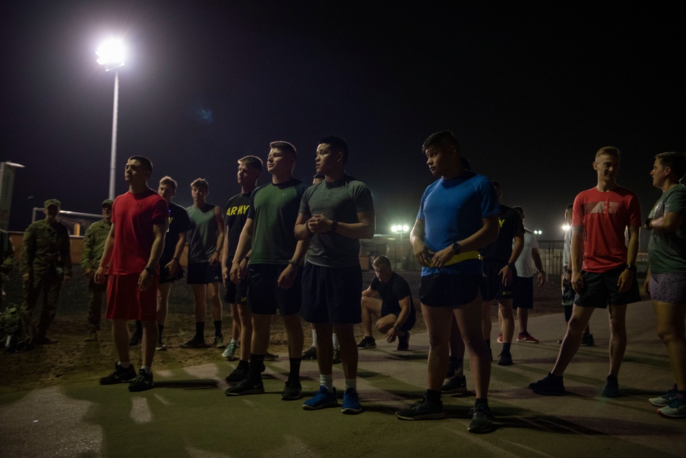 Army Soldiers fight for spot in French Desert Commando Course