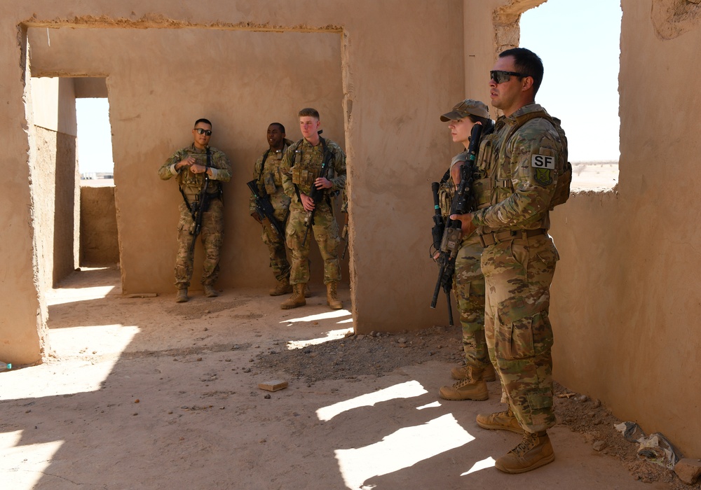 U.S. deployed Defenders conquer CQB course in Niger