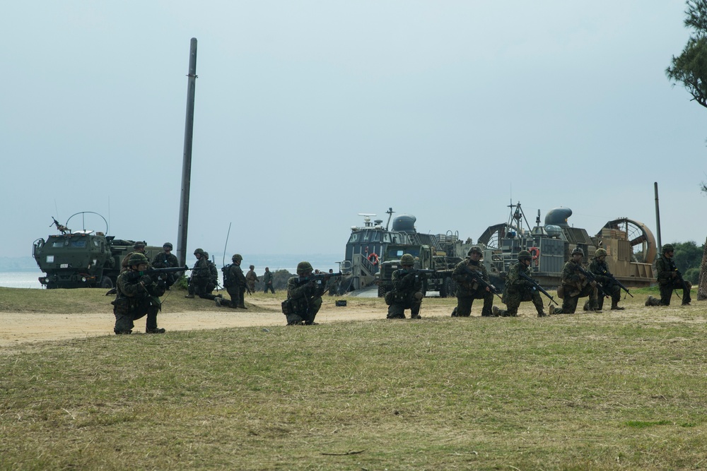 31st MEU and ARDB conduct integrated bilateral small-boat raid