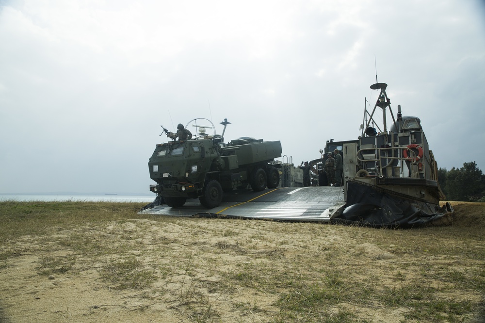 31st MEU and ARDB conduct integrated bilateral small-boat raid