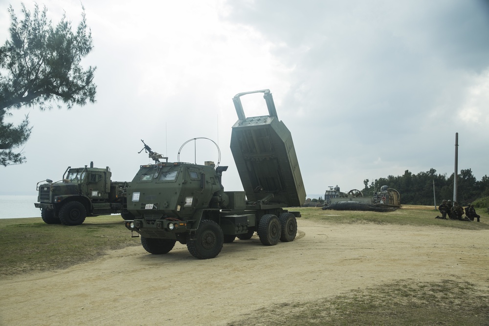 31st MEU and ARDB conduct integrated bilateral small-boat raid