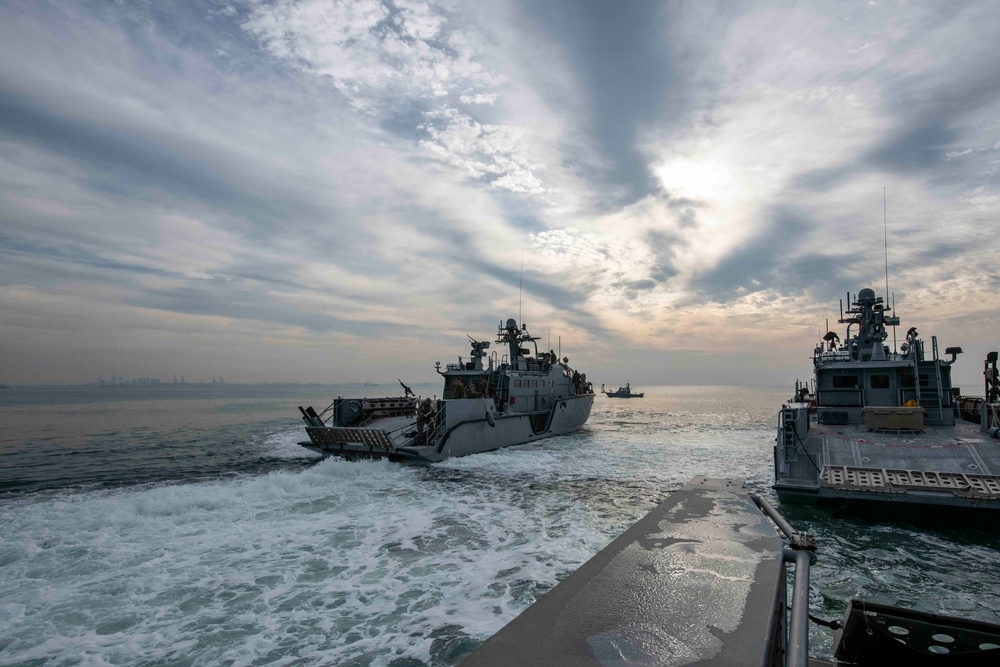Mark VI Patrol Boats Participate in Training Exercise