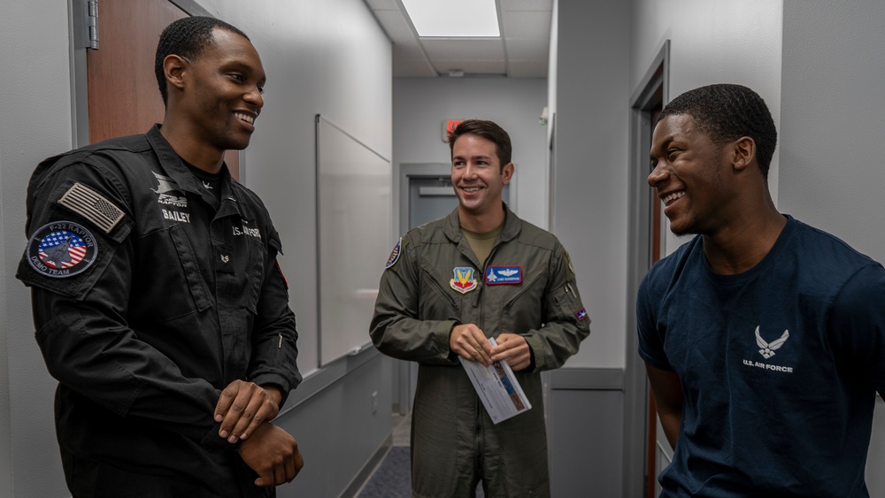 1st Fighter Wing leadership visits recruiting station