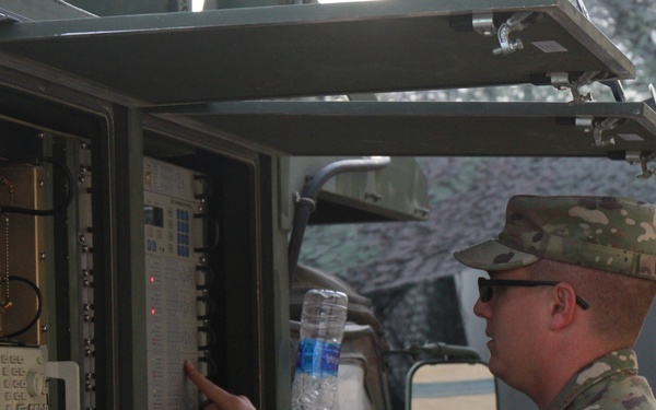 198th Expeditionary Signal Battalion Provide Contingency Communications