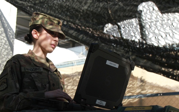 198th Expeditionary Signal Battalion Provide Contingency Communications