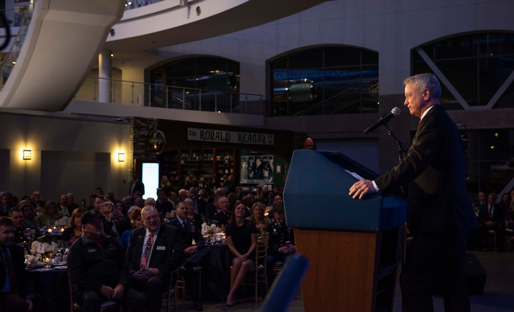 Gary Sinise Receives Patriot Award