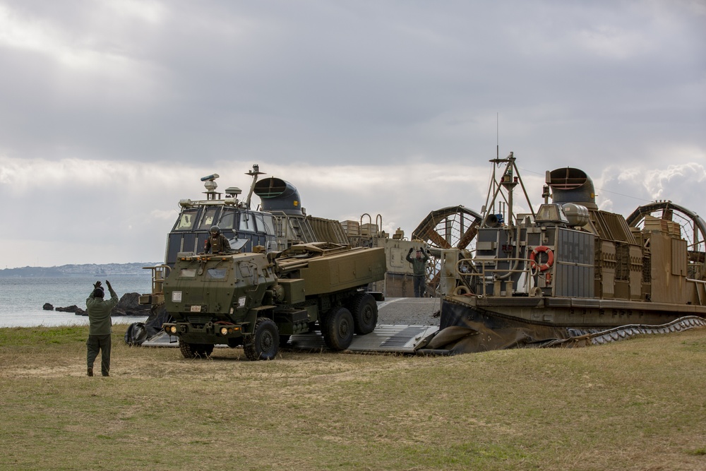 31st MEU HIMARS strike from the sea