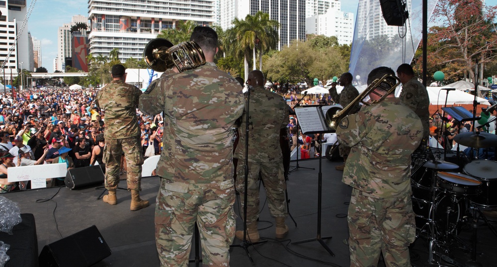 13th Army Band Salsa Group Helps Marathon Runners Find Their Rhythm