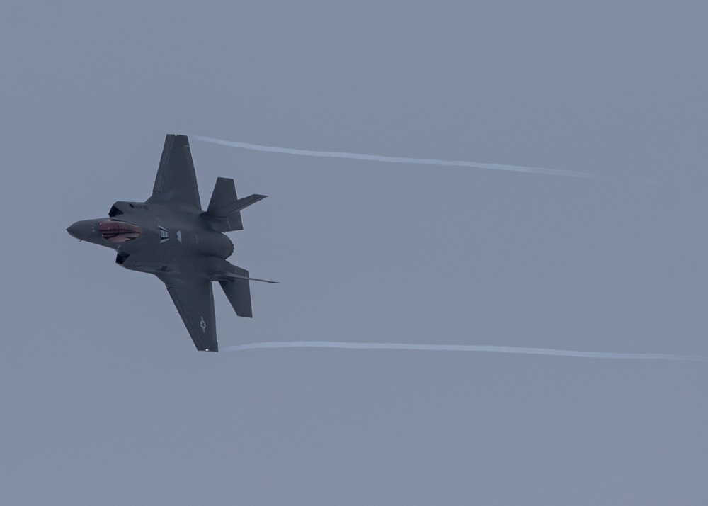 F-35 Demo Team perfects their routine