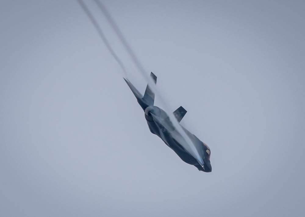 F-35 Demo Team perfects their routine