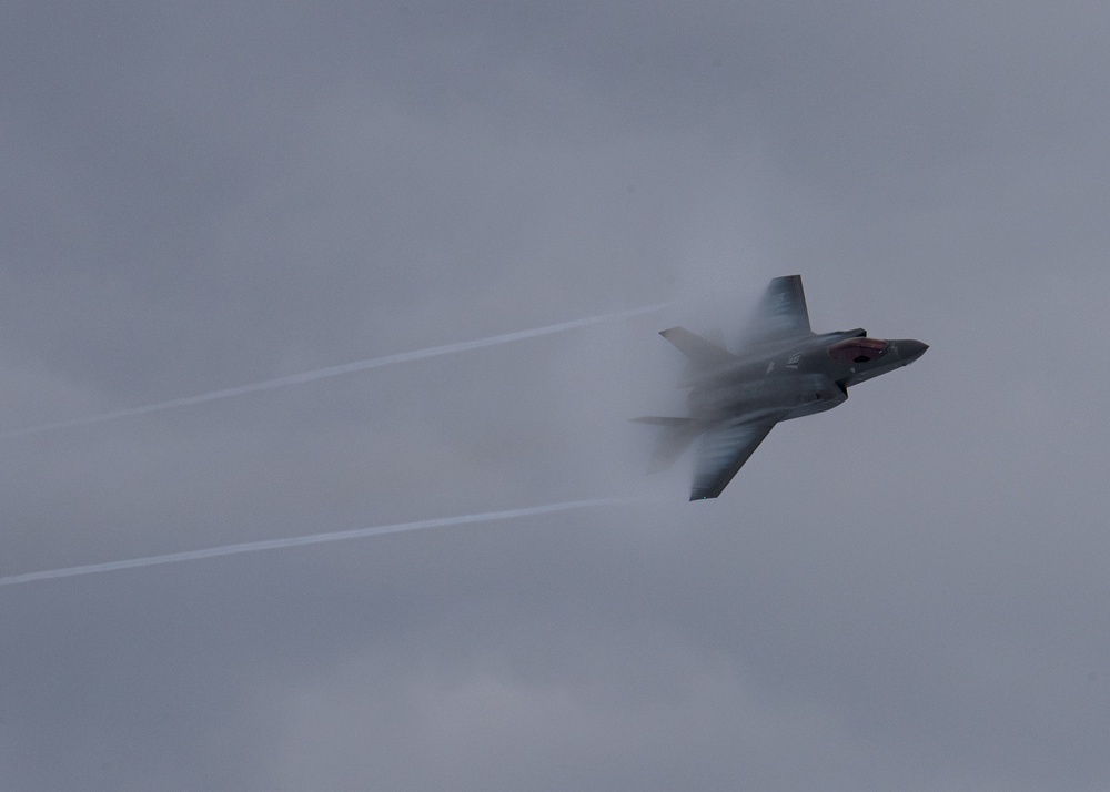 F-35 Demo Team perfects their routine