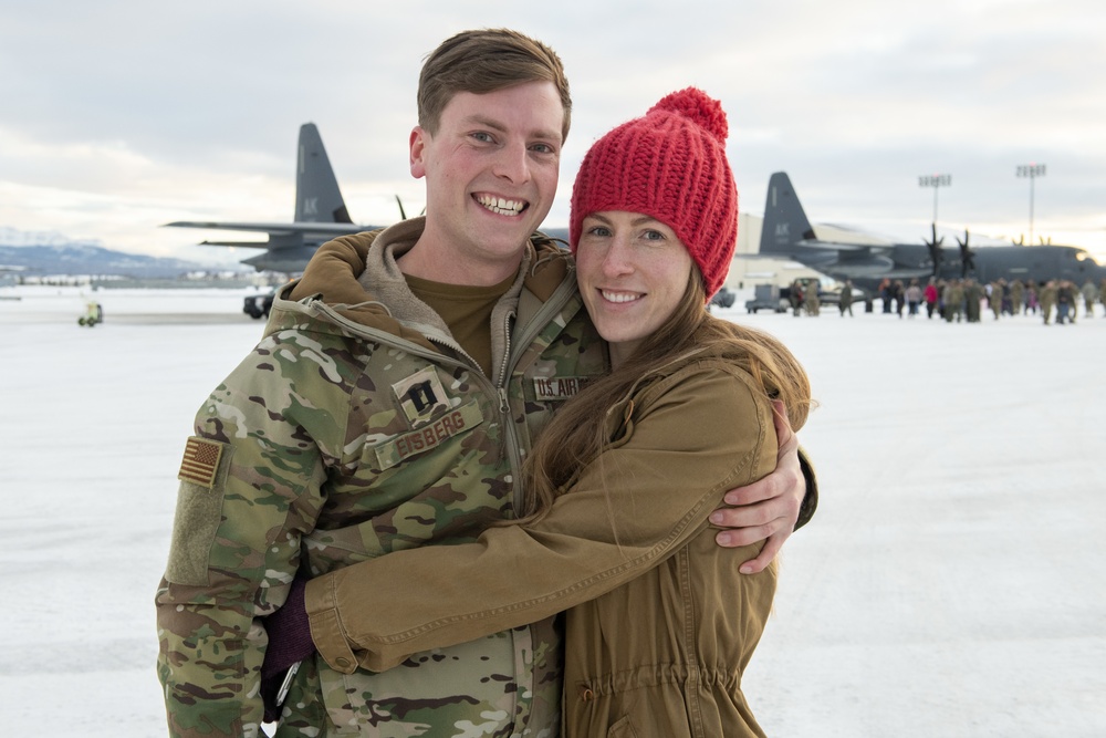 Alaska National Guardsmen return from Iraq to JBER