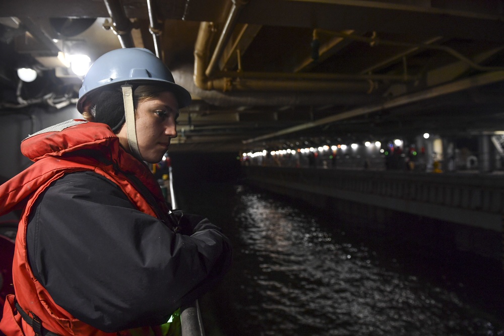 USS Germantown (LSD 42) LCU Ops