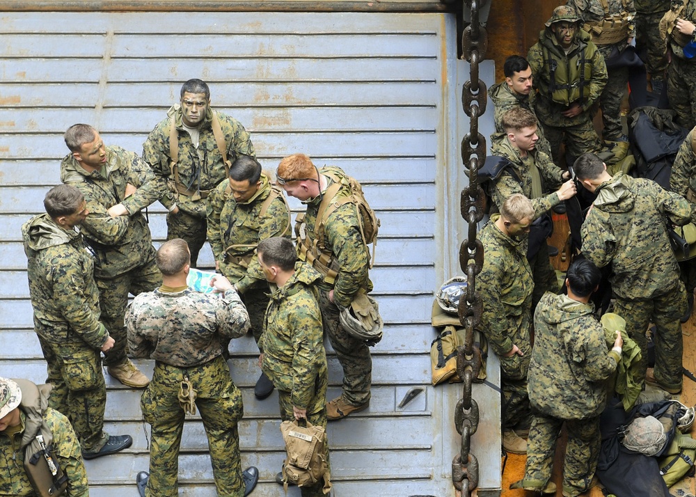 USS Germantown (LSD 42) Daily Photos