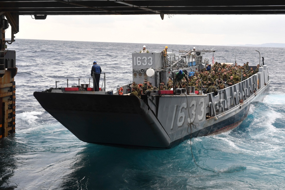 USS Germantown (LSD 42) Daily Photos