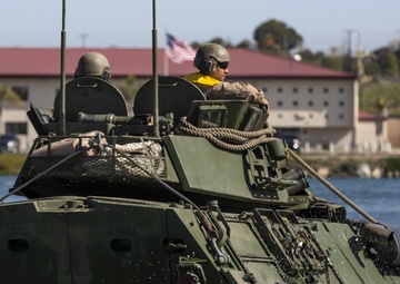 LAR Marine Course take LAVs for a swim