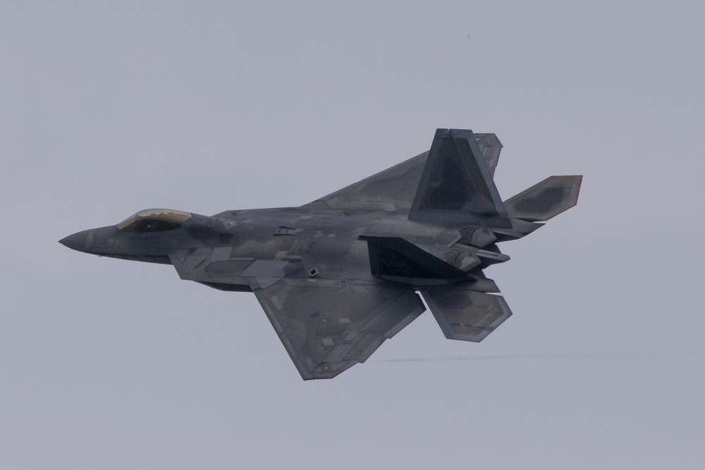 U.S. Forces showcase Fifth-Gen Fighters in Aerial Demo