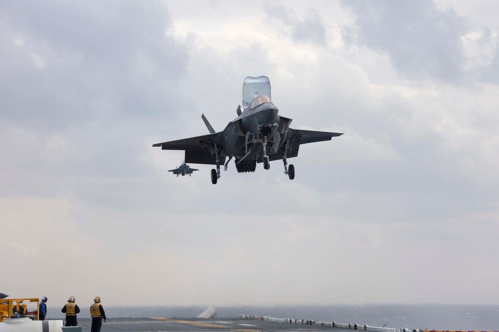 31st MEU Marines conduct Flight Ops aboard the USS America