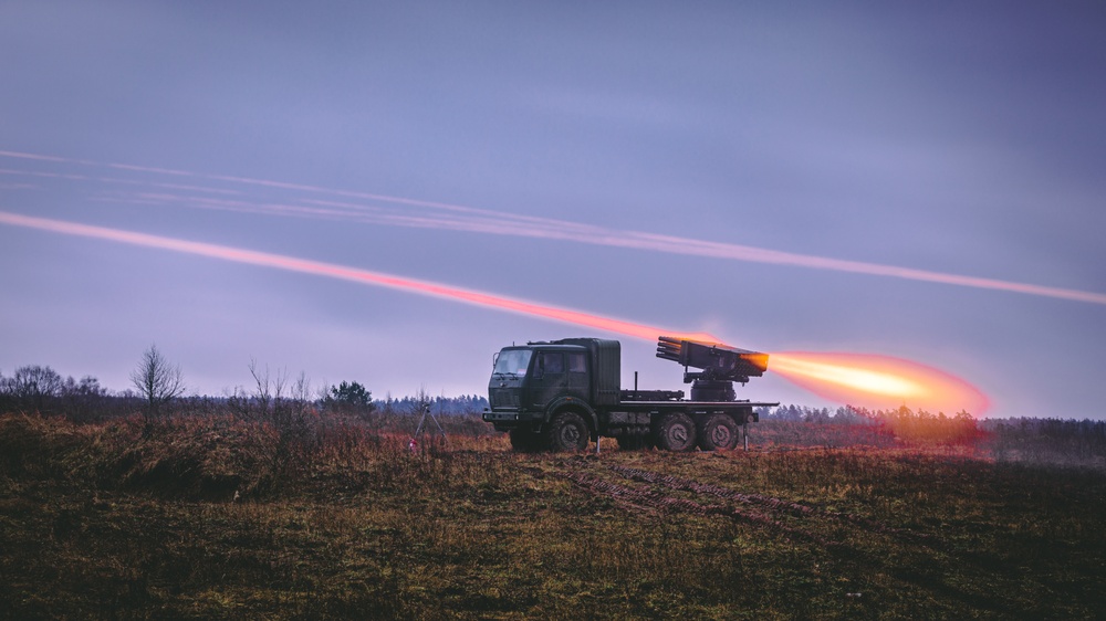 Croatian Soldiers complete live fire artillery qualification training