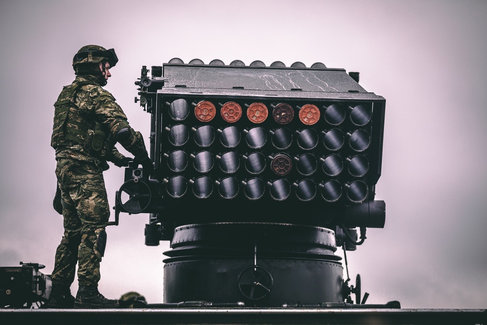 Croatian Soldiers complete live fire artillery qualification training