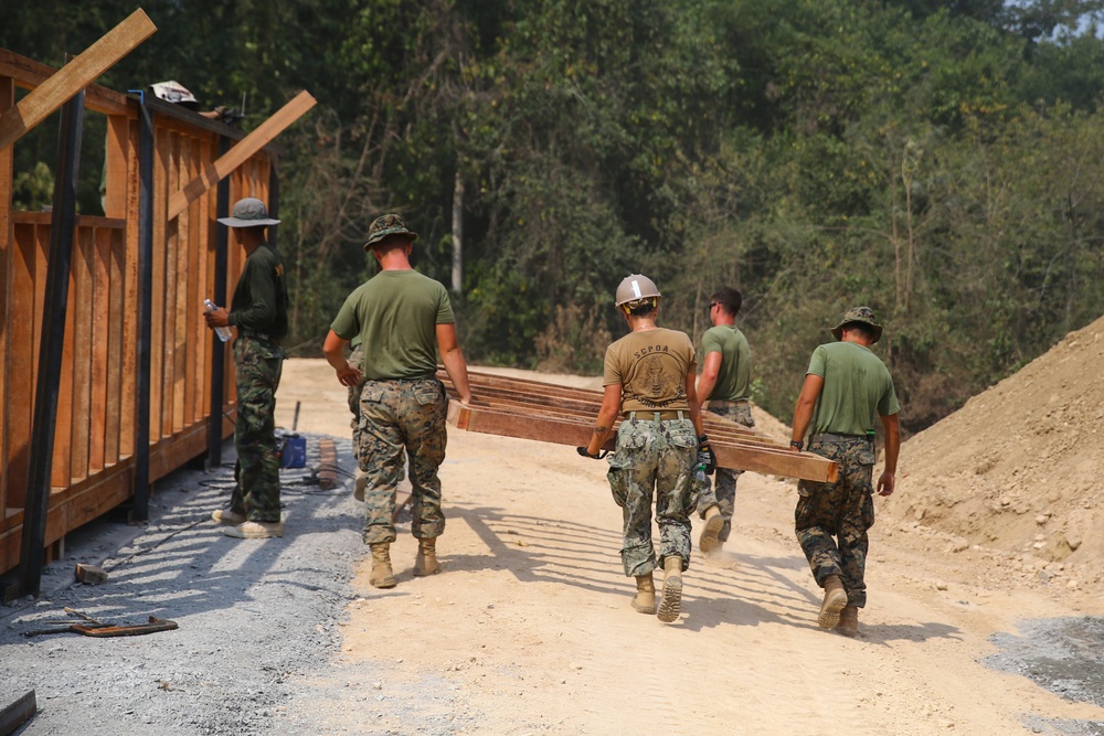 Build That Hut! | U.S. Marines and U.S. Navy Sailors increase interoperability with Royal Thai Marines