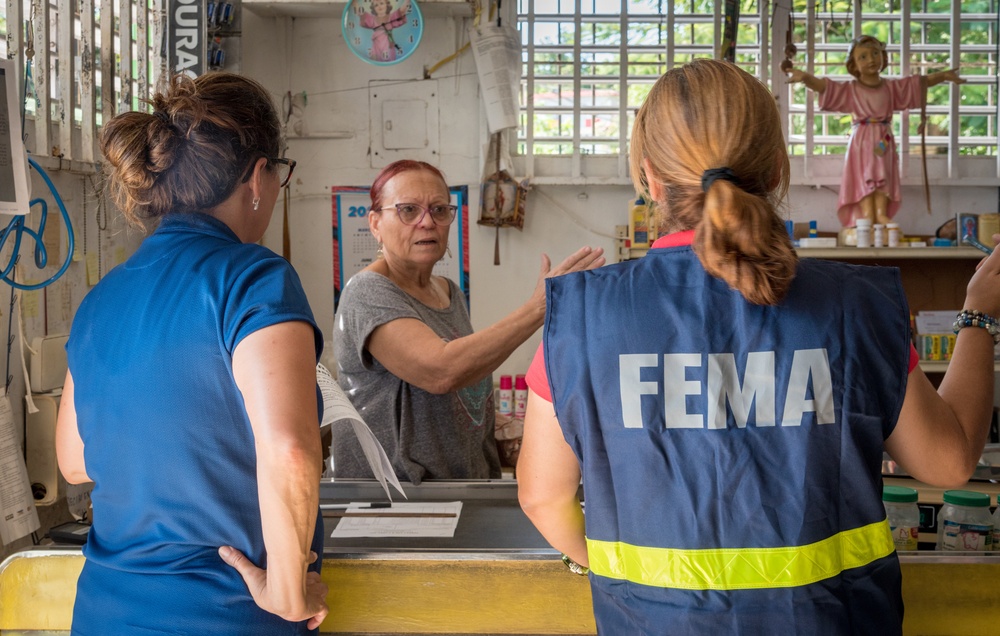 FEMA Team Talks to Small Business Owners in Guánica After Quake