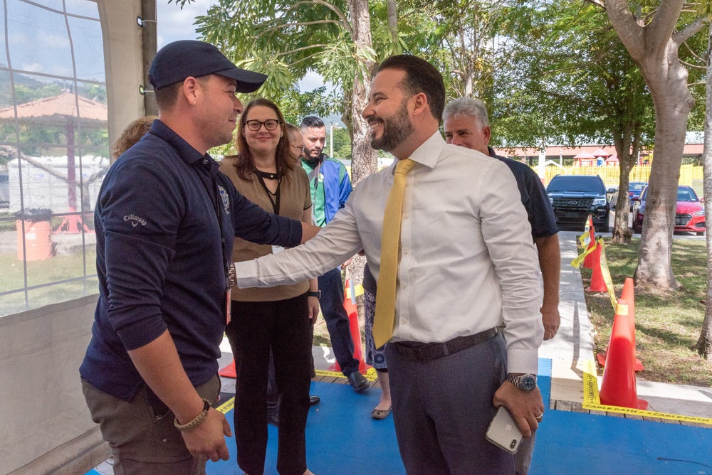 Villalba Mayor Visits FEMA Disaster Recovery Center