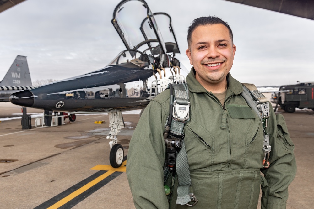 509th MSG Airman of the Year receives T-38 Talon incentive flight
