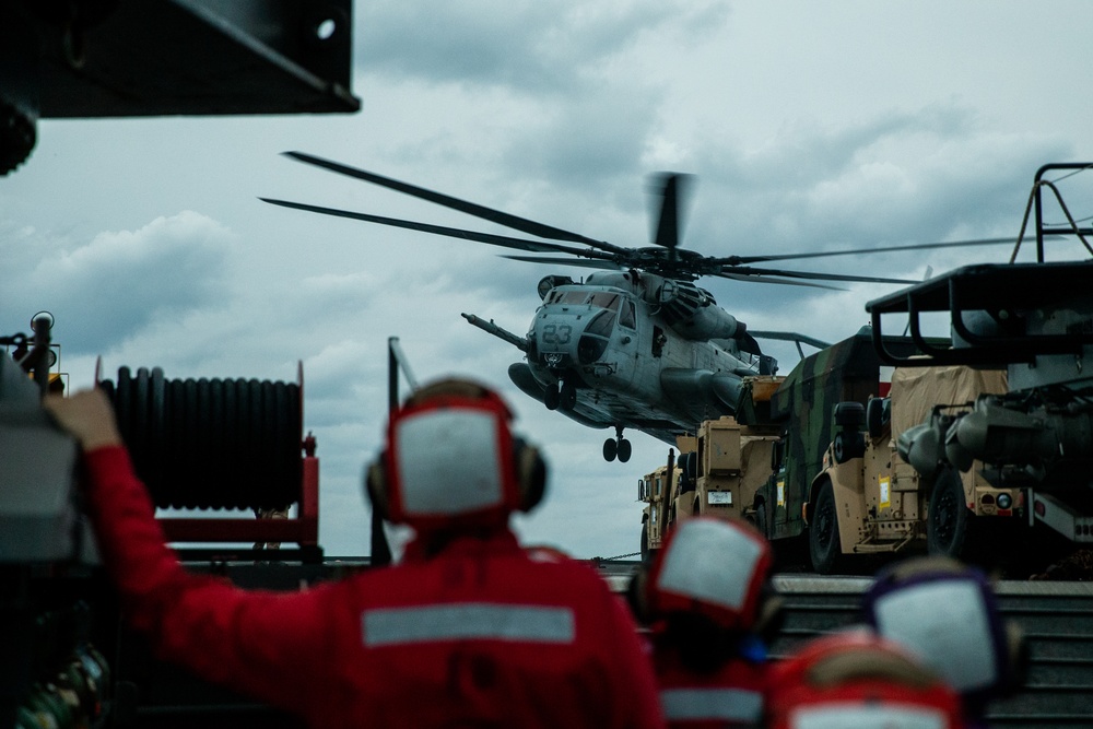 Marine CH-53E lands on USS Germantown