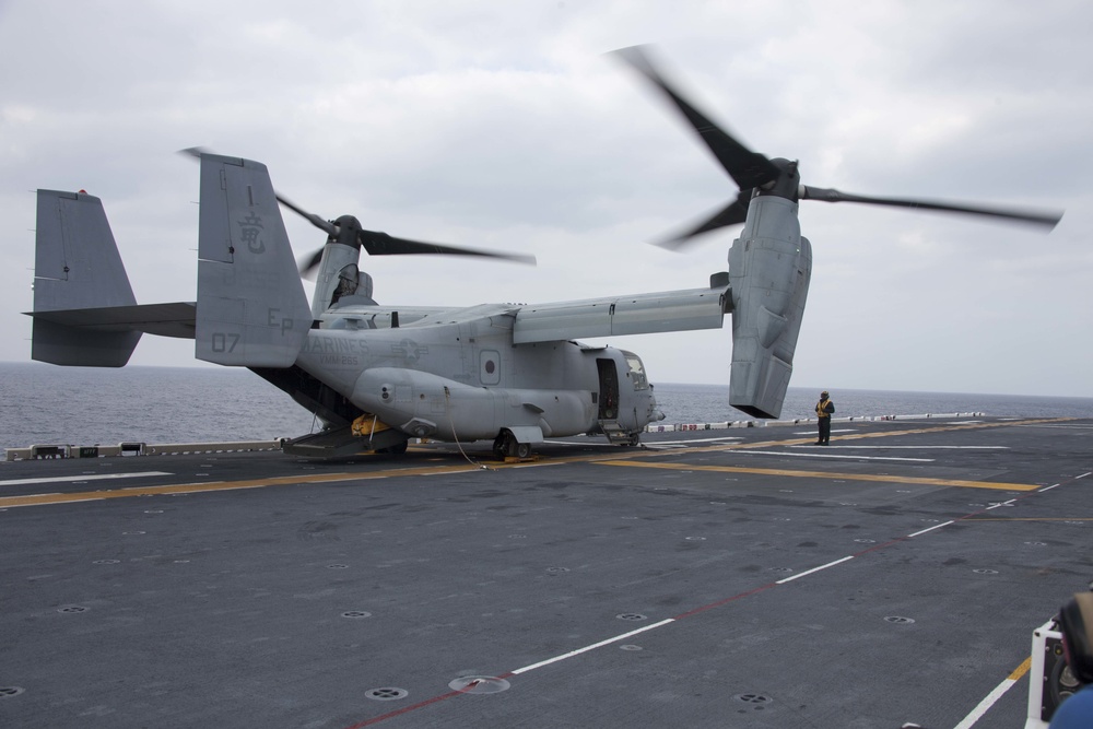 31st MEU Marines conduct flight operations aboard the USS America