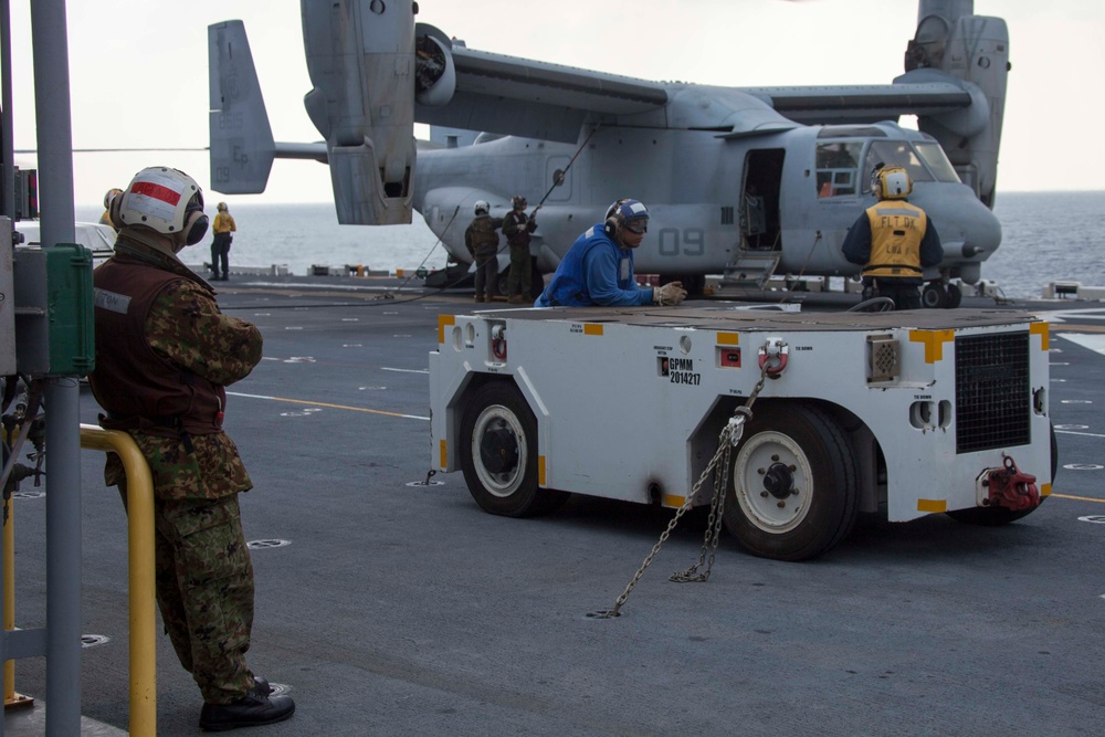 31st MEU Marines conduct flight operations aboard the USS America