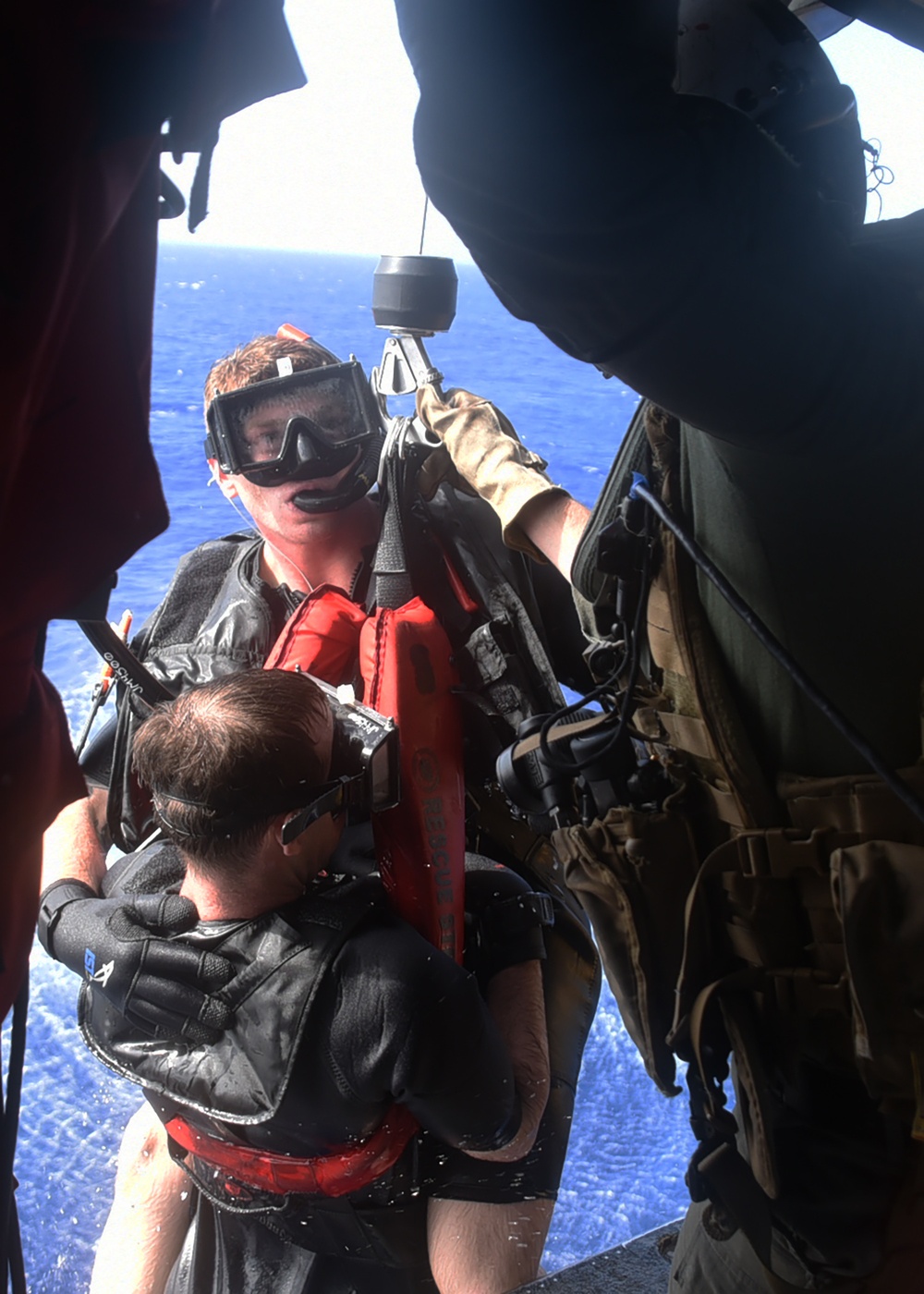 USS Blue Ridge Sailors Conduct SAR Training with &quot;Golden Falcons&quot;