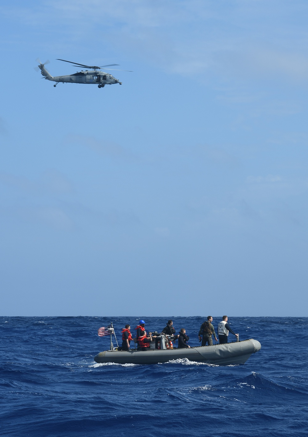 USS Blue Ridge Sailors Conduct SAR Training with &quot;Golden Falcons&quot;