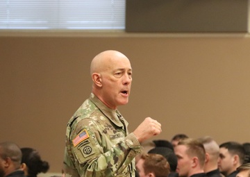 Chief of Army Reserve visits Fort McCoy