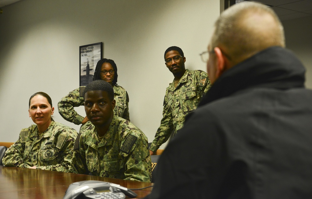 Navy Recruiting Region East Command Master Chief visits Navy Talent Acquisition Group Pittsburgh