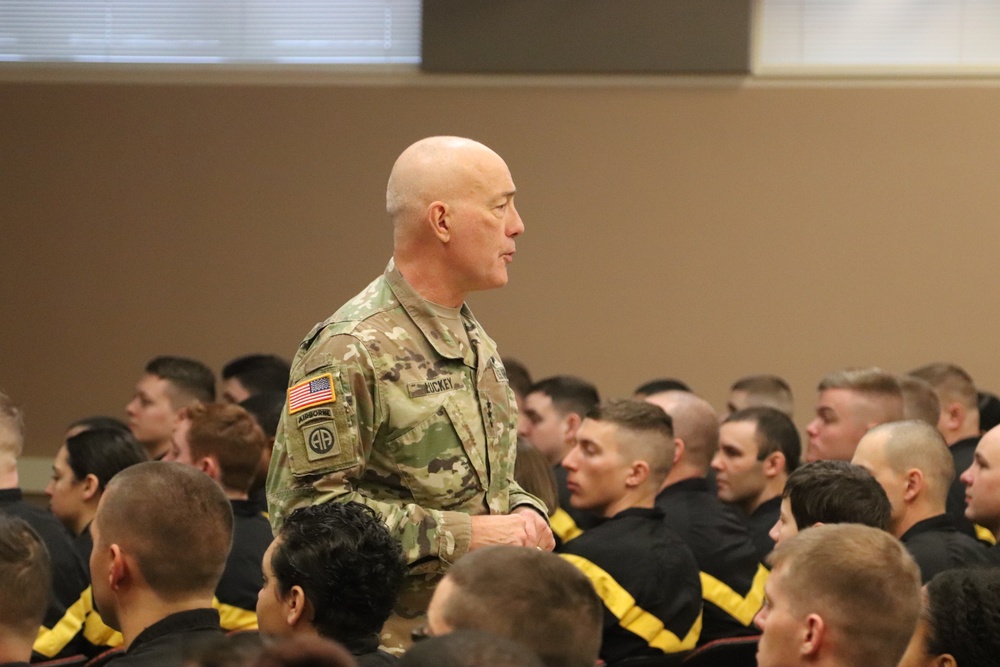 Chief of Army Reserve holds official visit to Fort McCoy