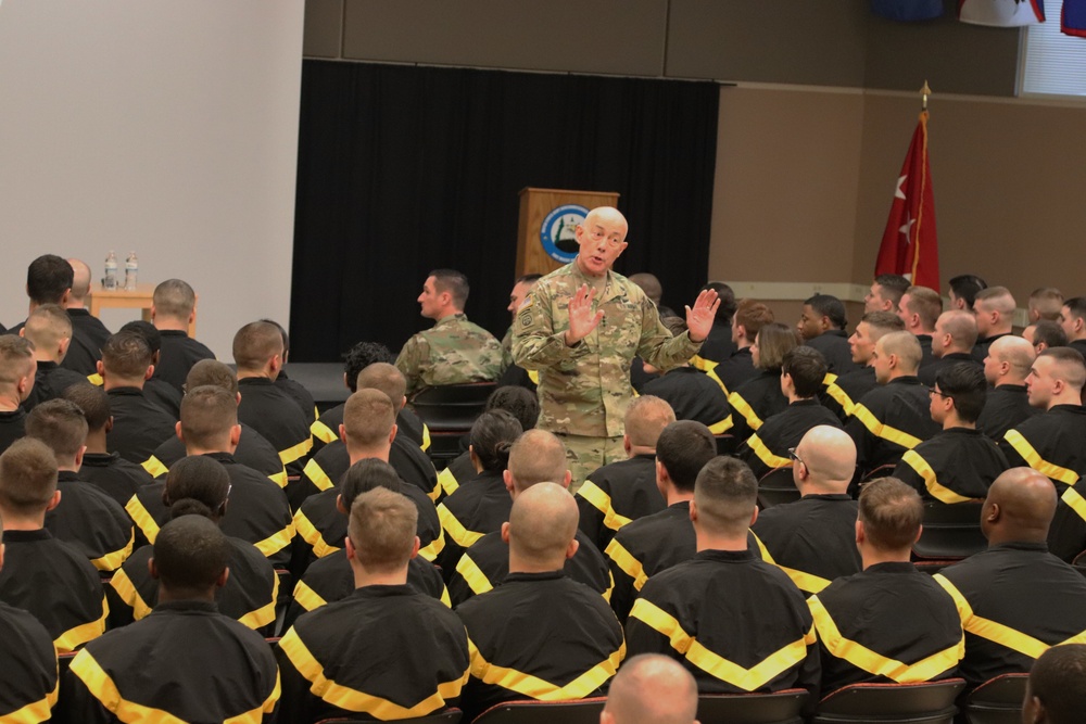Chief of Army Reserve holds official visit to Fort McCoy