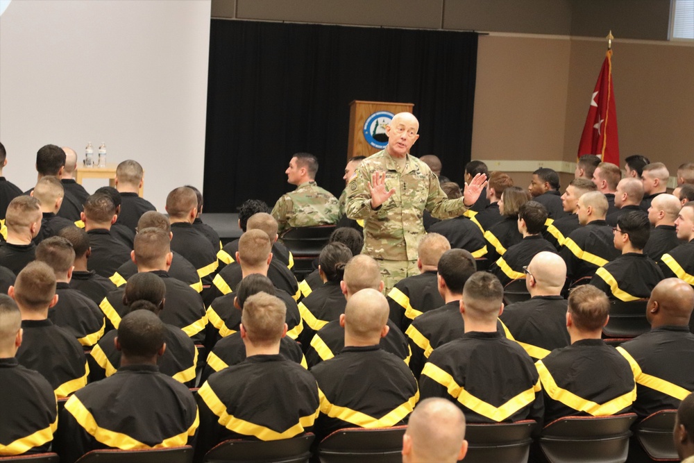 Chief of Army Reserve holds official visit to Fort McCoy