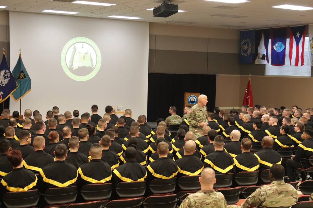 Chief of Army Reserve holds official visit to Fort McCoy